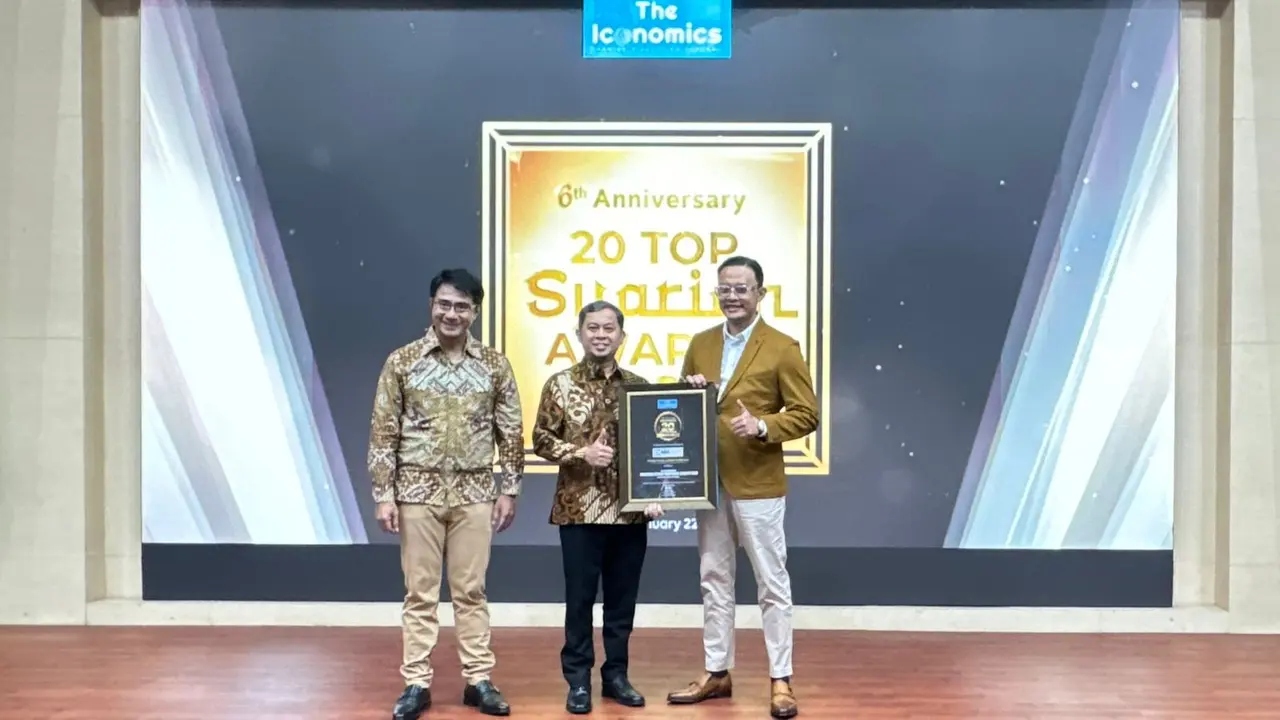 BRI Insurance meraih penghargaan Top Sharia Business Unit - General Insurance dalam 6th Anniversary Indonesia 20 Syariah Awards. (Dok BRI Insurance)