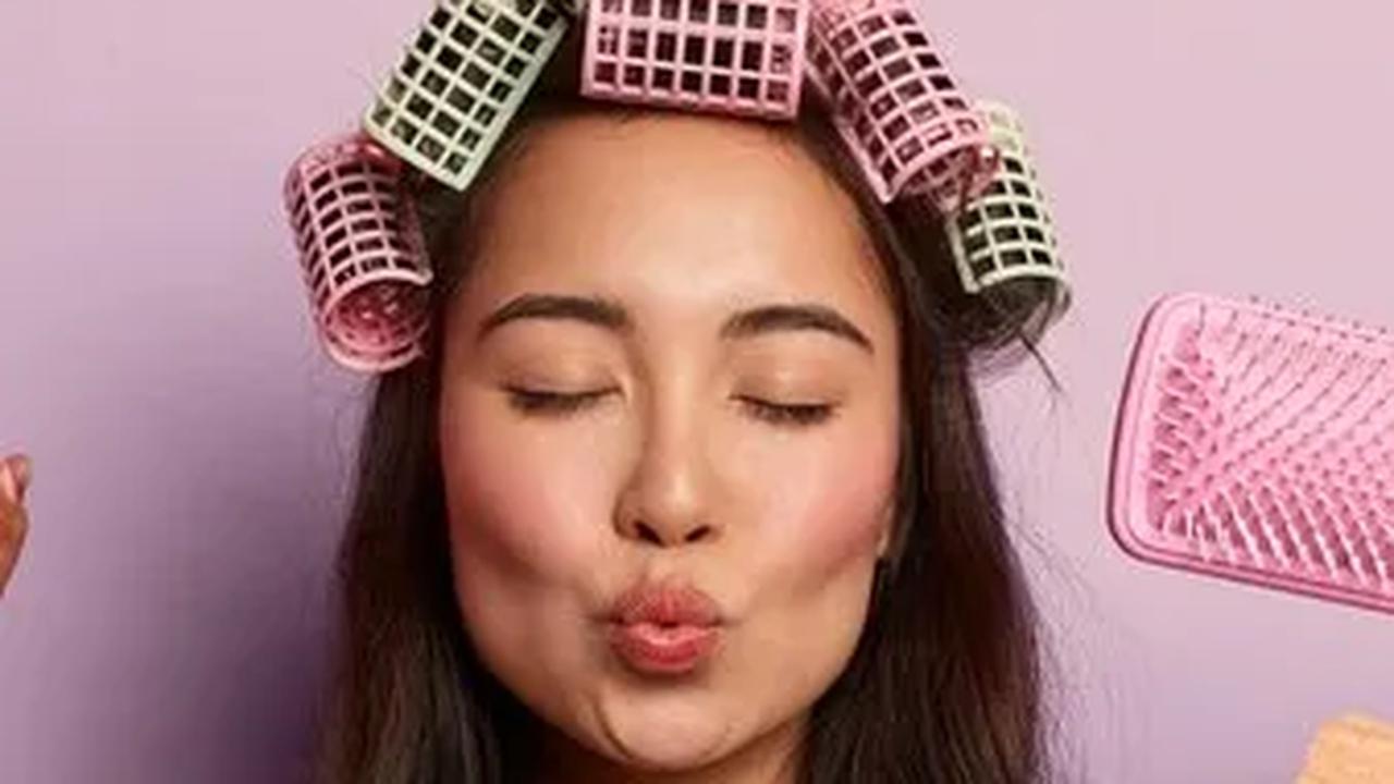 Sering Tidur Pakai Makeup? Ini Bahaya yang Mengintai