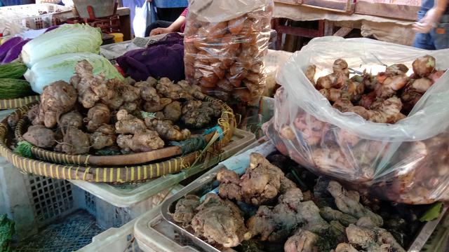 Harga jahe merah di pasar tradisional terus naik. Liputan6.com/Maulandy