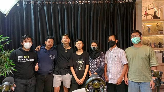 Semakin Tenar, Ini 6 Potret Ghozali Everyday Bareng Publik Figur