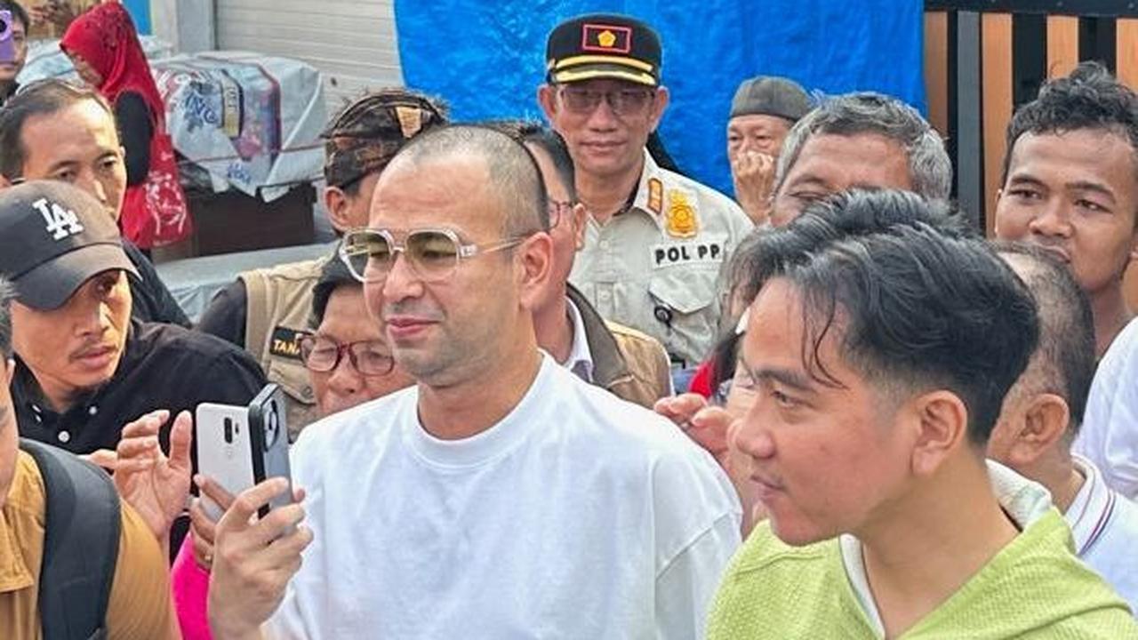 Raffi menyebut saat ini dia ingin mendukung Gibran terlebih dahulu.&nbsp;