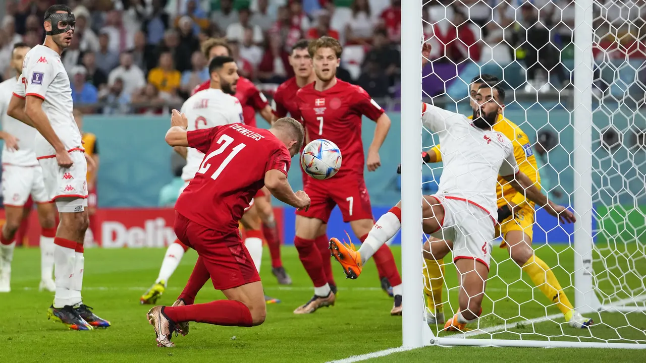 Foto: Aksi Cemerlang Kiper Tunisia dan Meksiko Berbuah Dua Skor Kacamata di Grup C dan D Piala Dunia 2022