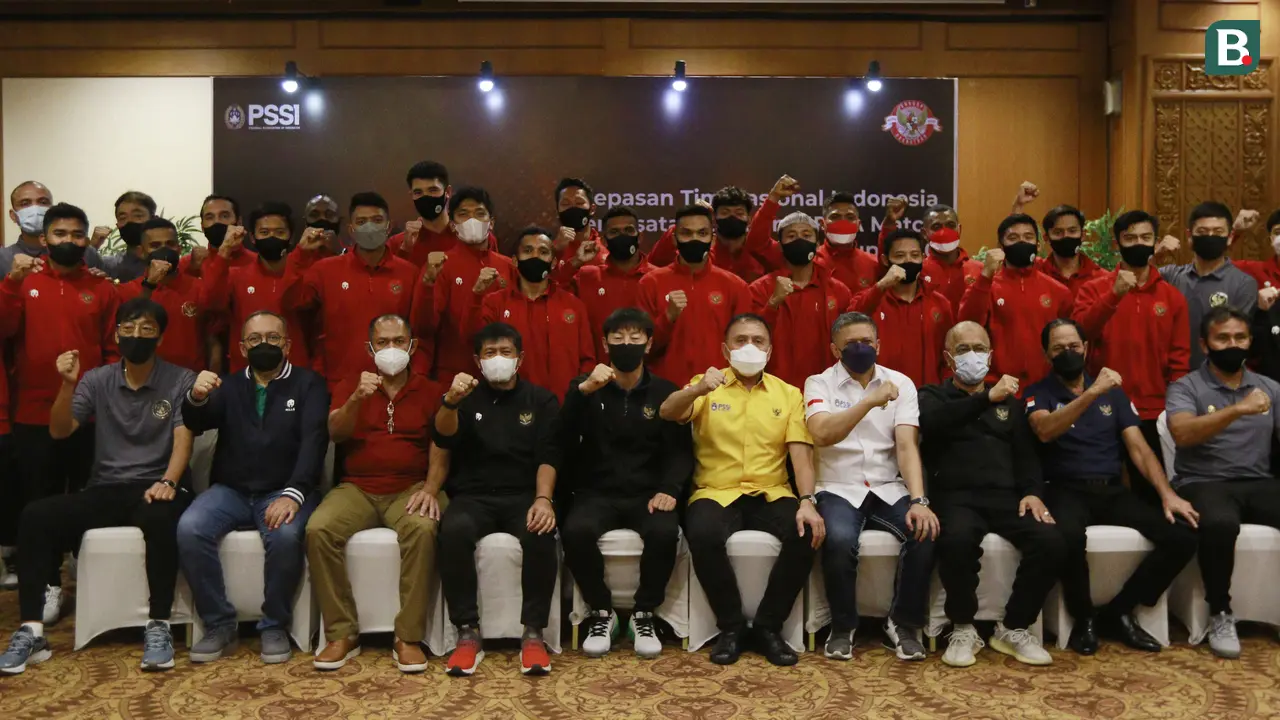 Foto: Cerianya Elkan Baggott Pamer KTP di Acara Pelepasan Timnas Piala AFF 2020 Menuju Pemusatan Latihan di Turki