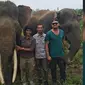 Leonardo Dicaprio melakukan kunjungan ke Aceh, Indonesia untuk selamatkan gajah dan hutan. (dailymail)