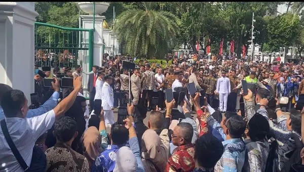 7 Pesona Ameera Khan Wanita Malaysia Kekasih Jefri Nichol, Model