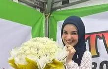Beda! Potret Dinner Romantis Shireen Sungkar dan Teuku Wisnu di Warung Pecel Ayam, Ditonton Warga