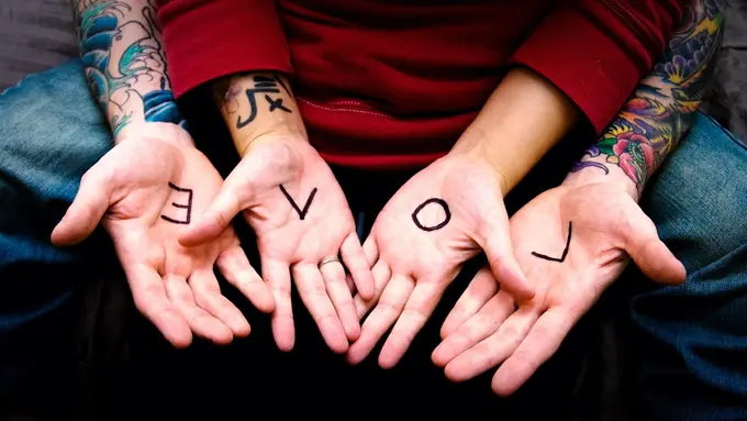 15 Tato Couple untuk Mengukuhkan Cinta Kamu dan Dia