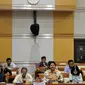 Suasana Komisi III DPR RI RDPU dengan PP Muhammadiyah, Komnas HAM dan Kontras di Kompleks Parlemen, Jakarta, Selasa (12/4). Rapat membahas meninggalnya Siyono karena diduga ada pelanggaran HAM yang dilakukan oleh BIN. (Liputan6.com/Johan Tallo)