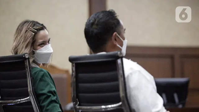 FOTO: Nia Ramadhani dan Ardi Bakrie Divonis 1 Tahun Penjara