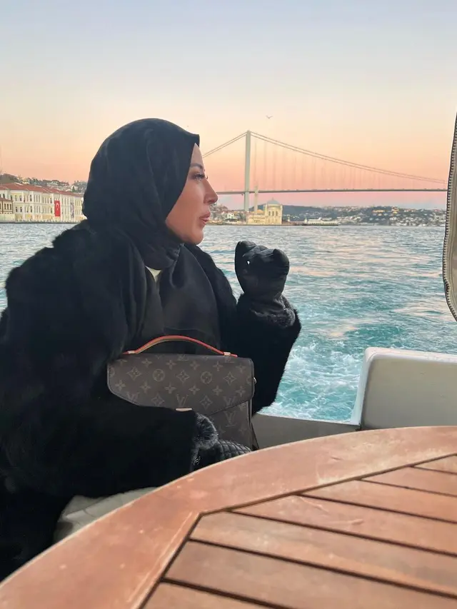 Akui Pacaran dengan Zikri Daulay, Ini 6 Potret Ayu Aulia saat Berhijab