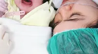 Indah Indriana Melahirkan Baby 'D' yang Wajahnya Masih Dirahasiakan