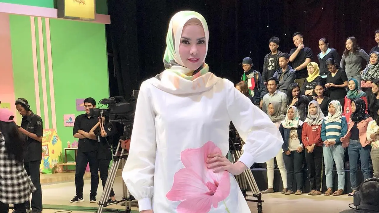 [Bintang] Angel Lelga