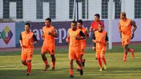 Pelatih Persija Jakarta, Julio Banuelos, mengaku tak masalah timnya bermain melawan Borneo FC pada Piala Indonesia 2018 di Stadion Wibawa Mukti, Cikarang. (dok. Persija Jakarta).