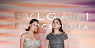Luna Maya kembali curi perhatian dengan pesona glamornya saat hadiri acara Bvlgari di Dubai. Tak sendiri, kali ini ia bersama Alexa Key sebagai bestie glam-nya [@lunamaya]