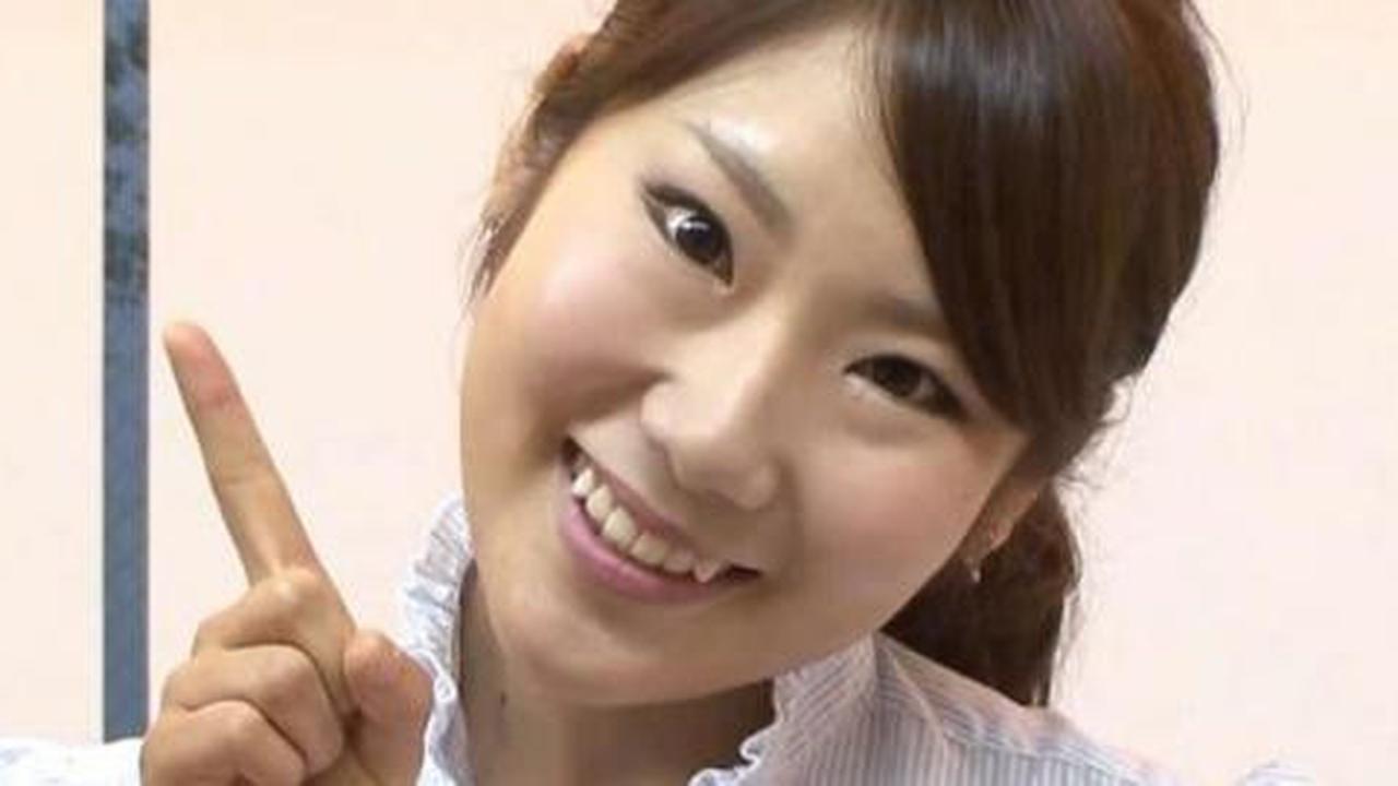 Yaeba, tren 'gigi vampir' digandrungi wanita Jepang