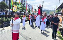 Perarakan Arca Kristus Raja Perkuat Damai di Ambon, Komitmen Pemkot Jaga Toleransi