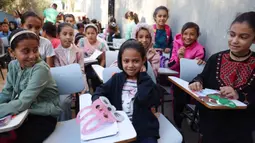 Lebih kurang 625.000 anak usia sekolah di seluruh wilayah Gaza kehilangan hampir satu tahun penuh pendidikan. (BASHAR TALEB/AFP)