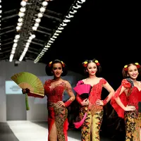 Ayu Ting Ting, Zaskia Gotik, dan Julia Perez tergabung dalam trio yang bernama Cecepy, mereka selalu kompak tampil bersama. (Andy Masela/Bintang.com)