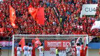 Pasoepati diajak kembali membina hubungan harmonis dengan suporter PSIS lewat turnamen segitiga. (Bola.com/Romi Syahputra)