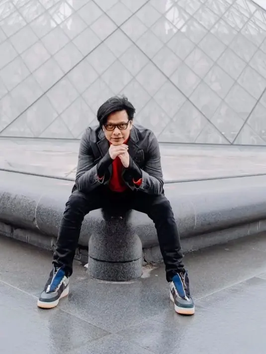 "Emang pas diet kemaren gue nggak makan gorengan, nggak makan garam, pokoknya cuma rebusan dan bakaran. Karbo juga jarang banget, kebanyakan protein dan sayuran," ujarnya. (Instagram/armandmaulana04)