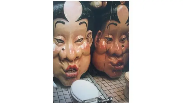 Desain Toilet Ini Absurd Banget, Ada yang Mirip Singgasana