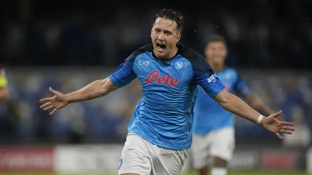 Foto: Barcelona dan Bayern Munchen Menang Meyakinkan, Liverpool Dipermalukan Napoli di Liga Champions