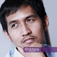 Hanya dengan modal Rp7 juta Yukka Harlanda beserta seorang temannya sukses membangun bisnis sepatu yang diberi nama 'Brodo'. (Foto: Adrian Putra/Bintang.com, Digital Imaging: Iqbal Nurfajri/Bintang.com)