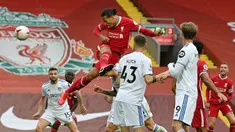 Virgil van Dijk sempat mengalami cedera panjang hingga absen bermain di Liverpool hingga tujuh bulan pada musim lalu. Ia juga absen kala Belanda berlaga di Euro 2020. Kala laga perdanannya melawan Norwich City, dirinya mampu tampil solid di lini pertahanan The Reds. (Foto: AFP/Paul Ellis)