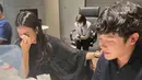 <p>Sejak sesi pembacaan naskah, Han Hyo Joo tak bisa menahan air matanya. Dia tampak begitu menyayangi Lee Jung Ha seperti anaknya sendiri. Hyo Joo bahkan terlihat menyeka matanya dengan tisu. (Foto: Instagram/ hanhyojoo222)</p>