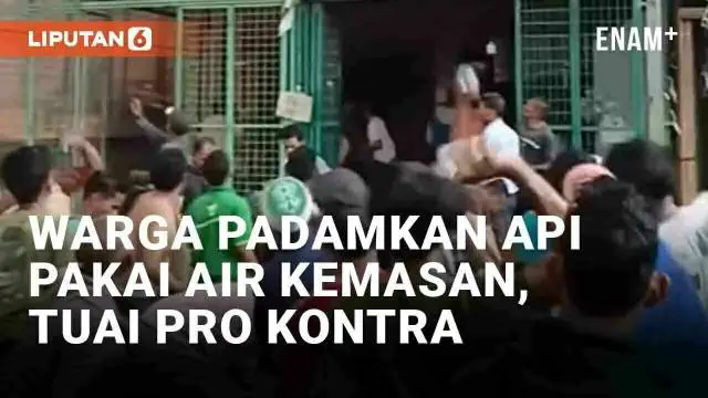 Insiden kebakaran di Aceh viral di media sosial. Insiden viral lantaran aksi warga memadamkan si jago merah yang melahap pertokoan. Warga beramai-ramai memadamkan api dengan cara melempar air dalam kemasan. Upaya warga memadamkan api tersebut menuai ...