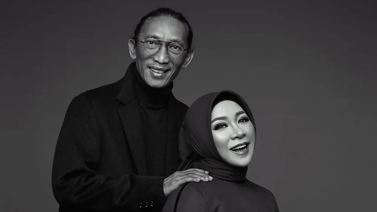 Anniversary Pernikahan Ke-25, Ini 7 Pemotretan Melly Goeslaw dan Anto Hoed