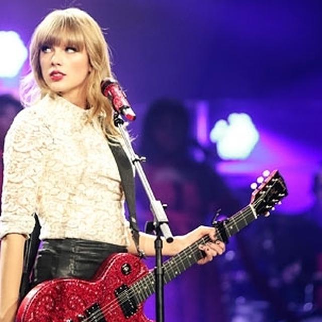 Taylor Swift Pecahkan Rekor Penghasilan Terbesar Penyanyi Country Showbiz Liputan6 Com Belum ada kesepakatan atau konvensi resmi mengenai definisi musik puisi, meskipun begitu, musik puisi telah cukup lama eksis di dunia sastra dan seni indonesia. taylor swift pecahkan rekor penghasilan