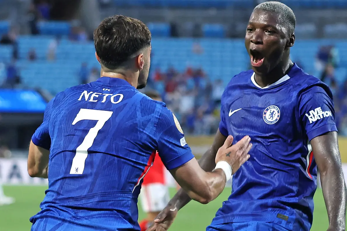 Pedro Neto dan Moises Caicedo