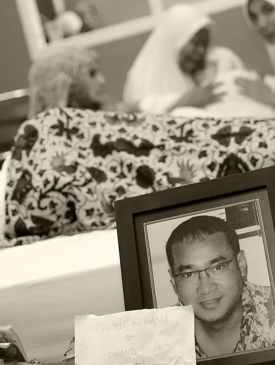 Yanni Rusiana Djunaedi atau Yanni Libels. Personel grup vokal Trio Libels ini lahir di Surabaya, 2 Januari 1964 dan meninggal dunia akibat serangan jantung pada 25 Maret 2015 di usia 51 tahun. (Galih W. Satria/Bintang.com)