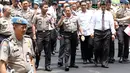 Kapolri Jenderal Tito Karnavian dan Kapolda Metro Jaya Irjen Pol Idham Azis bersiap merilis kasus penyelundupan narkoba asal Malaysia di Polda Metro Jaya, Jakarta, Senin (12/2). Narkoba disembunyikan dalam 12 mesin cuci. (Liputan6.com/Immanuel Antonius)