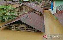 Tanpa Permisi, Air Terobos Masuk Genangi Rumah Warga, Kisah Haru Mencekam dari Banjir Medan