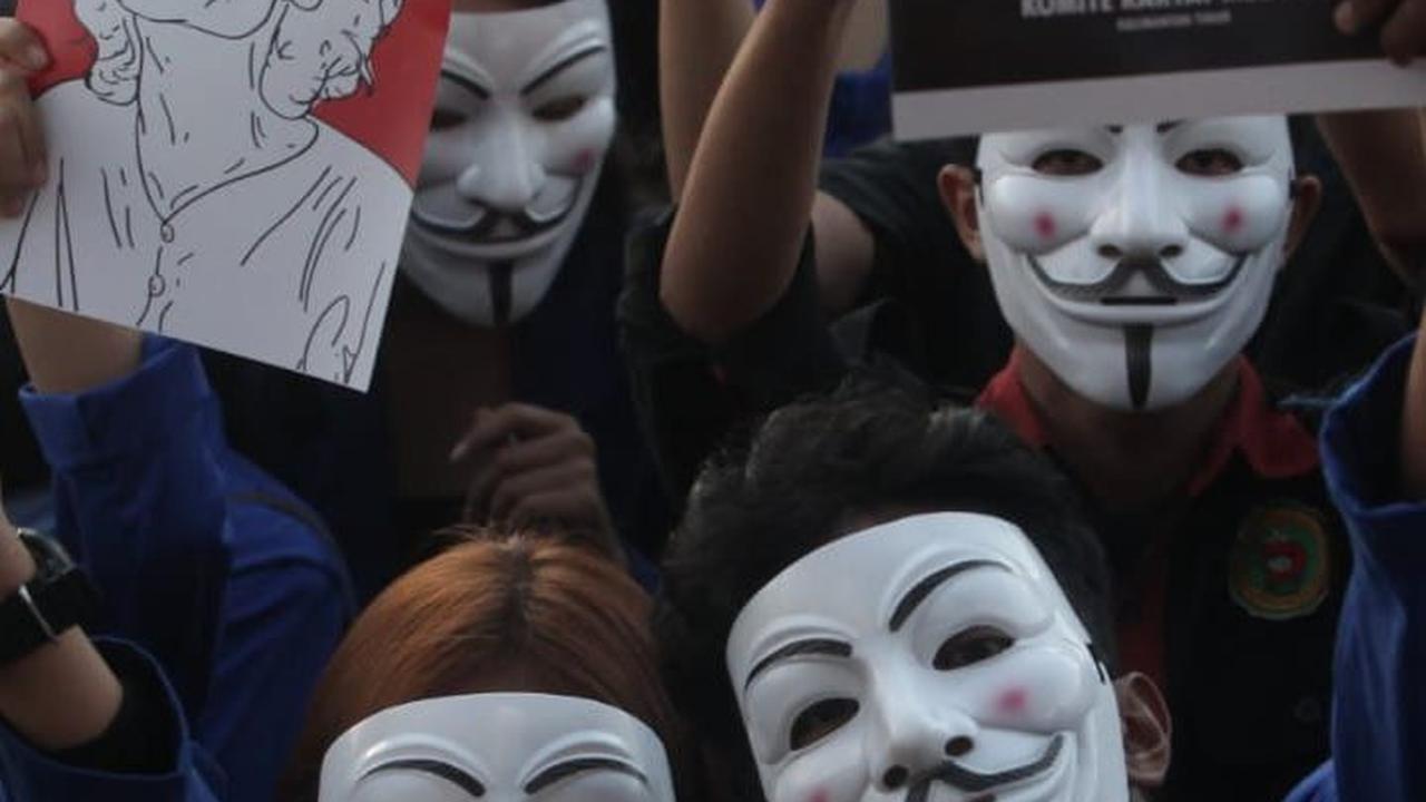Festival HAM dalam rangka memperingati Hari Hak Asasi Manusia ini digelar dengan orasi-orasi politik dari sejumlah dosen, budayawan, seniman dan mahasiswa. Mereka menyerukan perlawanan terhadap politik dinasti dan pelanggaran HAM.