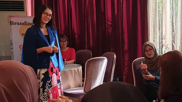 Indah Warsetio