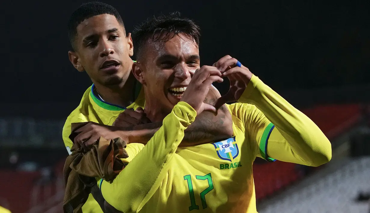 Pemain Brasil U-20, Giovane melakukan selebrasi setelah mencetak gol keempat ke gawang Dominika U-20 pada laga matchday kedua Grup D Piala Dunia U-20 2023 di Stadion Malvinas, Argentina, Kamis (25/05/2023) dini hari WIB. Brasil menang dengan skor 6-0. (AP Photo/Natacha Pisarenko)
