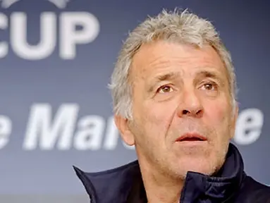 Marseille coach Eric Gerets of Belgium speaks during a press conference in the Commanderie stadium in Marseille on March 5, 2008 on the eve of the UEFA football cup match against Saint-Petersburg. AFP PHOTO BORIS HORVAT