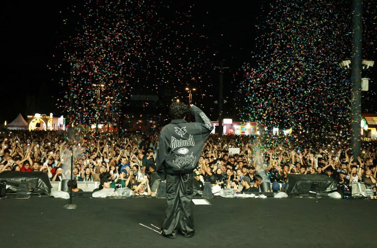 Hindia Sukses Menutup Panggung KapanLagi Buka Bareng (KLBB) BRI Festival 2025 dengan Spektakuler