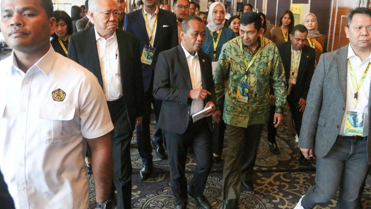 Bahlil dalam acara Energi Mineral Forum 2025