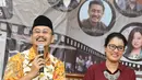 Komisioner KPU Ferry Kurnia Rizkiyansyah bersama Ketua Persatuan Artis Film Indonesia (Parfi) Marcella Zalianty memberikan keterangan terkait penyelenggaraan festival film pendek KPU di Jakarta, Jumat (7/10). (Liputan6.com/Immanuel Antonius)
