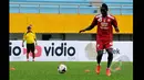 Pemain Arema Cronus melakukan latihan di Stadion Jakabaring Palembang, Sabtu (24/1/2015). Arema Cronus akan bertemu Persebaya Surabaya di semifinal SCM Cup 2015 pada Minggu (25/1).  (Liputan6.com/Johan Tallo)