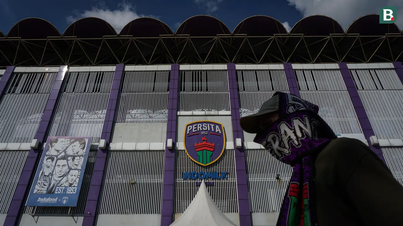 Foto: Pecah! Suporter Persita Panaskan Laga Uji Coba Melawan PSM Makassar di Laga Persahabatan
