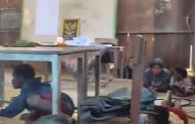 Rekaman Video Siswa SD di Papua Ketakutan lagi Belajar di Kelas Tiba-Tiba Terjadi Baku Tembak, Prabowo Ramai Dicolek