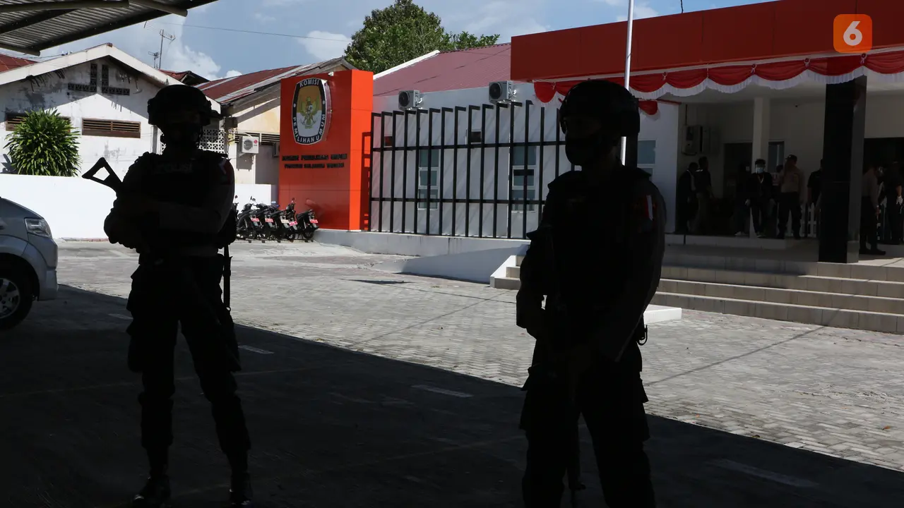 penjagaan di kantor KPU Sulteng