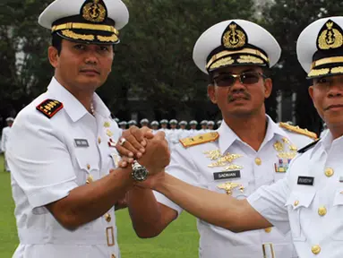 Citizen6, Surabaya: Prosesi sertijab salah satu Komando Pelaksana (Kolak) dijajaran Kobangdikal itu dipimpin langsung Komandan Kobangdikal Laksamana Muda TNI Sadiman. (Pengirim: Pekobangdikal)