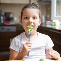 Menu makan siang anak dengan alergi susu (Foto: Freepik.com)