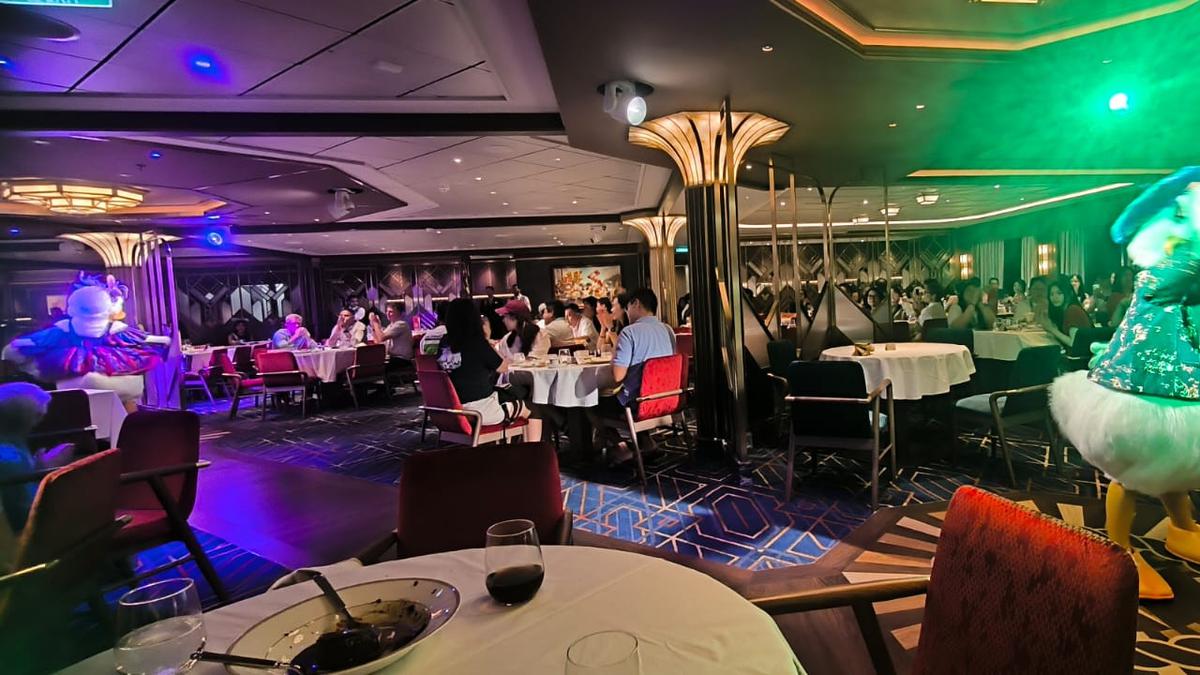 Disney Adventure Cruise: Sensasi Berlayar dengan Santapan Lezat dan Keceriaan Karakter Disney